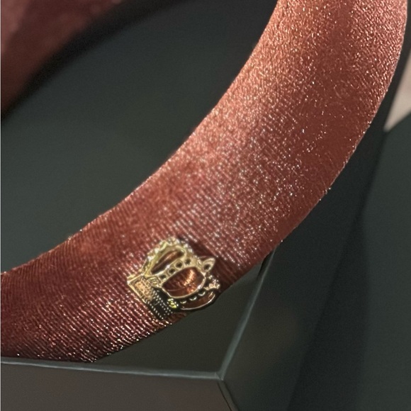 5 Dolce & Gabbana Beauty Velour Headbands Includes ribbon wrapping for each